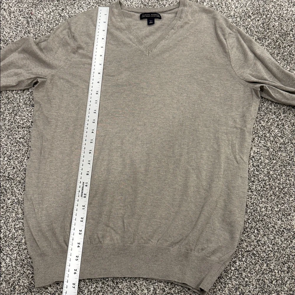 Banana Republic Men's Silk Cotton Cashmere Classy Stylish V-Neck Sweater Size L